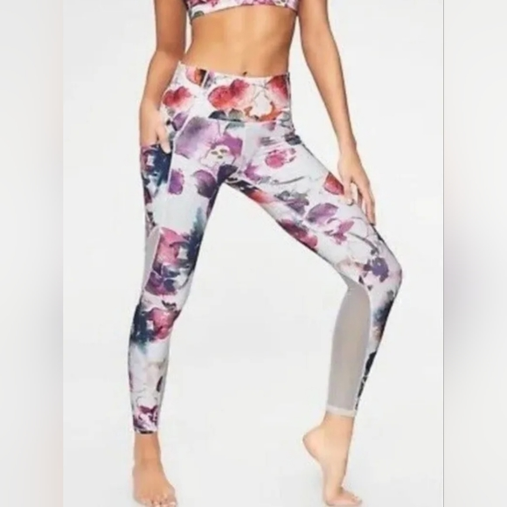 Athleta NWOT Floral Mudra 7/8 Leggings in‎ Size XS